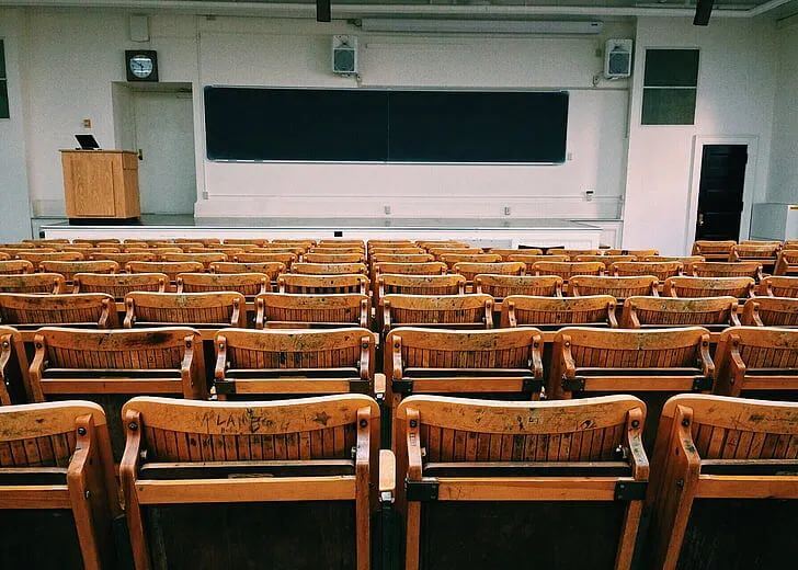 【黑板周刊】教育部等六部门:稳定有序完成2020年高职扩招专项工作;美术宝获4000万美元C+轮融资;新东方成立大学事业部-黑板洞察