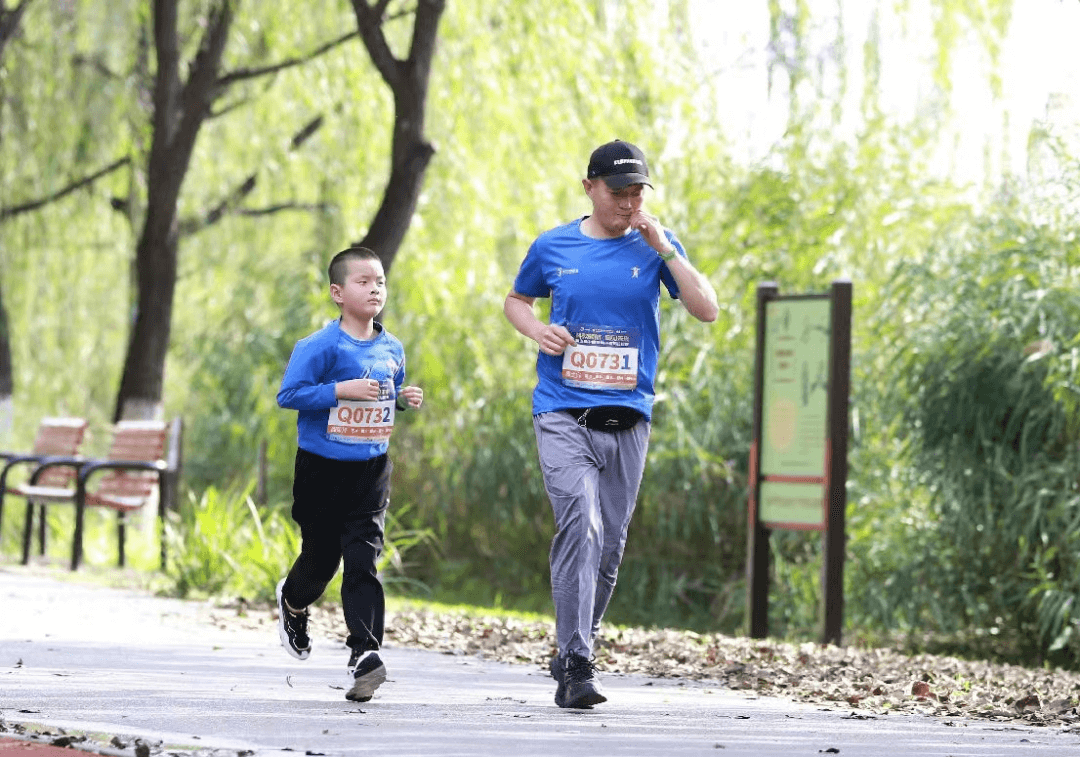 “科教领航 育见未来”——第三届中国教育半程马拉松赛成功举办！-黑板洞察