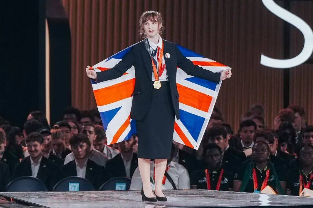 安全帽与学位帽并重：英国技能体系如何支持中国企业出海？-黑板洞察